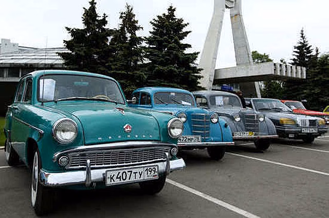 74 года назад в Москве собрали первый легковой автомобиль «Москвич-400»