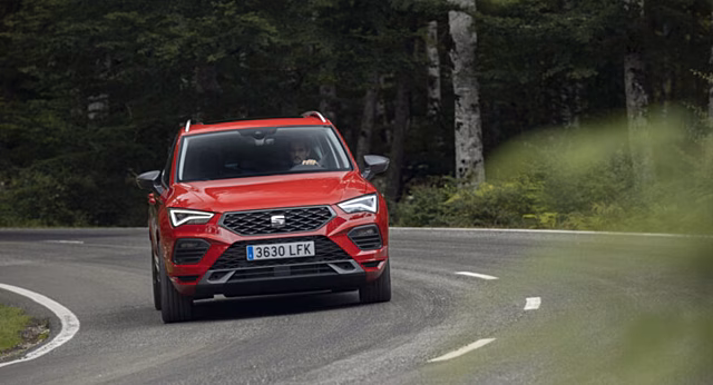 Кроссовер Seat Ateca получил новую интересную комплектацию с обширной моторной линейкой: цены и оснащение