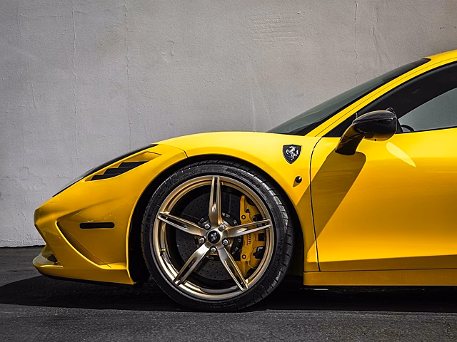 Джастину Биберу запретили покупать спорткары Ferrari