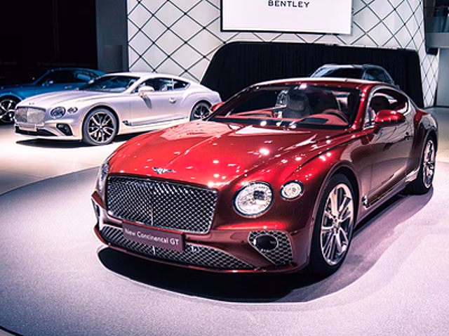 Во Франкфурте показали новое роскошное купе от Bentley
