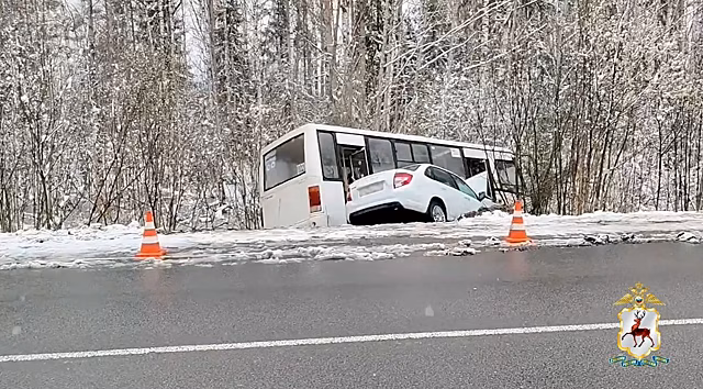 Стали известны подробности ДТП с улетевшим в кювет автобусом в Борском округе
