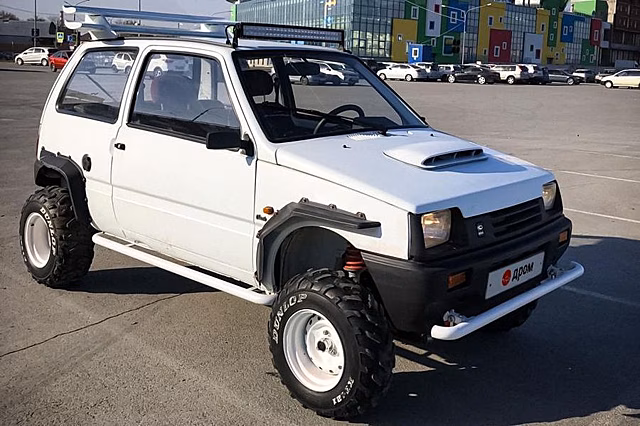 На продажу выставили «Оку», превращённую во забавный внедорожник