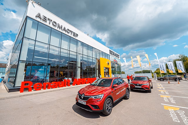 Россия без Renault: как выживают дилеры и автовладельцы после ухода компании