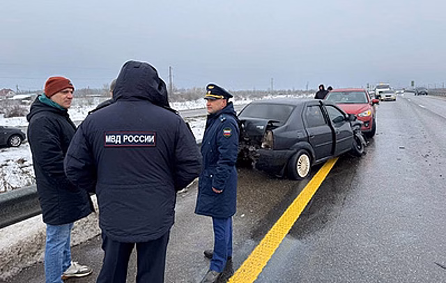 На Кубани после серии ДТП с 20 автомобилями пять человек госпитализировали
