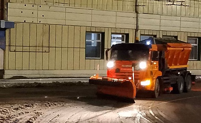 Днем улицы Курска будет убирать 41 машина спецтехники