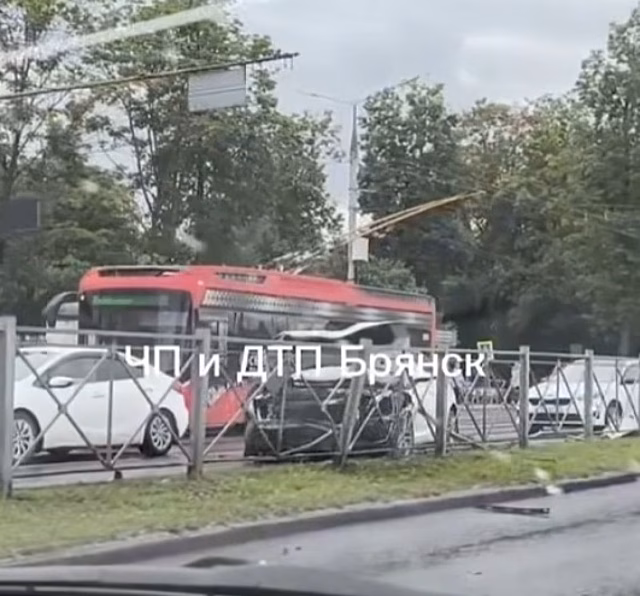 ДТП с вылетом на встречку произошло на Московском проспекте Брянска
