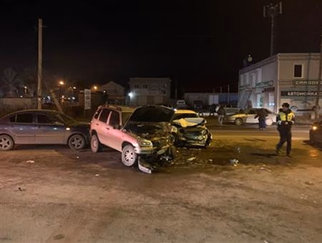 В Кировском районе Самары столкнулись три легковушки