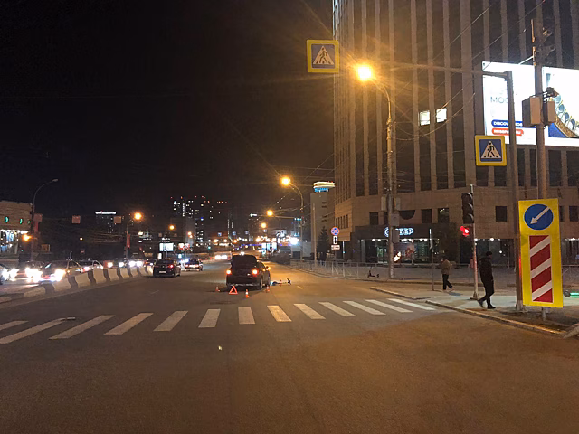 Водитель иномарки сбил подростка на электросамокате в центре Новосибирска