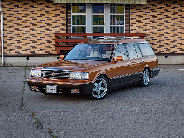 Рама, JZ и богатейшая комплектация: опыт владения Toyota Crown VIII 1992 года