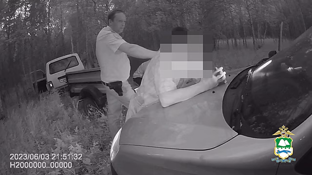 В Курганской области полицейские выявили и задержали нетрезвого водителя «Нивы», попытавшегося скрыться