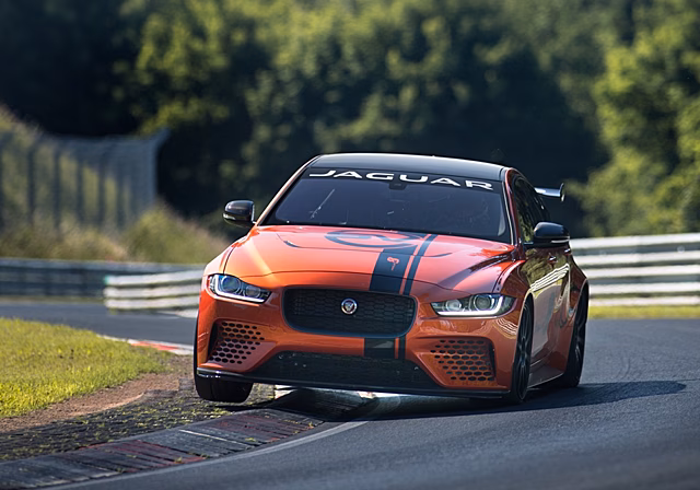 Jaguar улучшил самый мощный и хардкорный седан