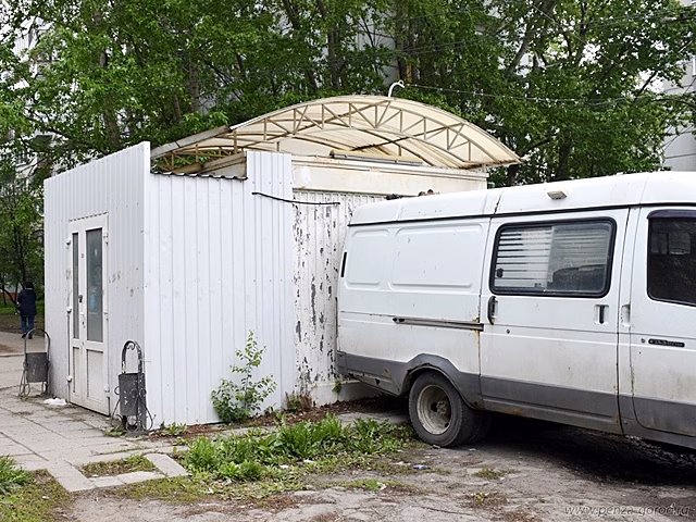 Глава Пензы поручил активизировать работу по сносу самовольно установленных объектов