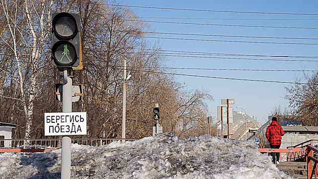Мост через железную дорогу в Тюмени обустроят для инвалидов