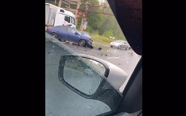 В Рязани Hyundai Elantra и грузовик попали в ДТП на Ряжском шоссе