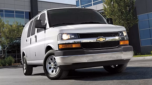 В США расследуют жалобы на трансмиссию Chevrolet Express и GMC Savana