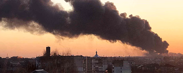 Киев и ряд регионов Украины частично остались без электричества и связи в результате ракетных ударов