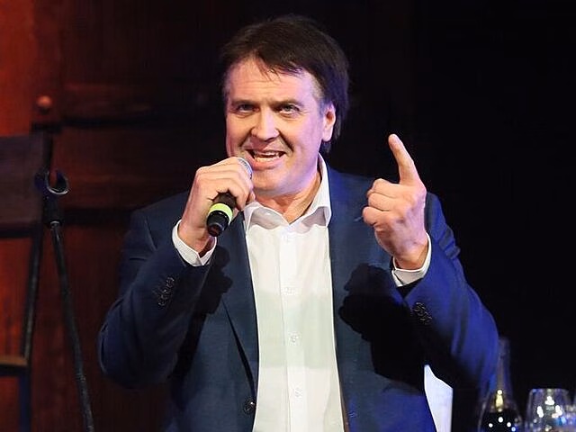 Попавший в ДТП актер Матросов заявил, что выйдет на сцену в субботу