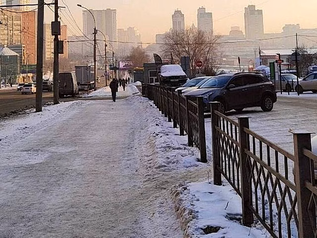 Новосибирцы устали от температурных качелей и страшного гололеда