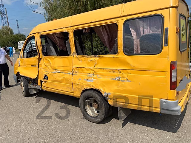 Подросток погиб в скорой после аварии на трассе Краснодар — Ейск