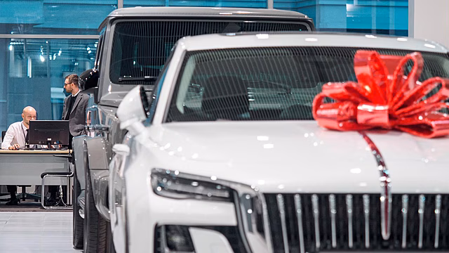 Продажи новых авто резко упали: кто выживет и поможет ли локализация