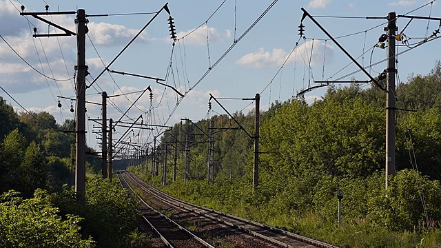 СК проводит проверки по фактам смертельного травмирования двоих мужчин и одной женщины на МЖД
