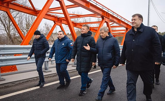 В Курске Роман Старовойт осмотрел «Красный мост»