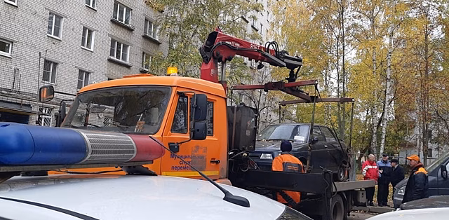 Более 90 брошенных автомобилей эвакуировали в Автозаводском районе за 2022 год