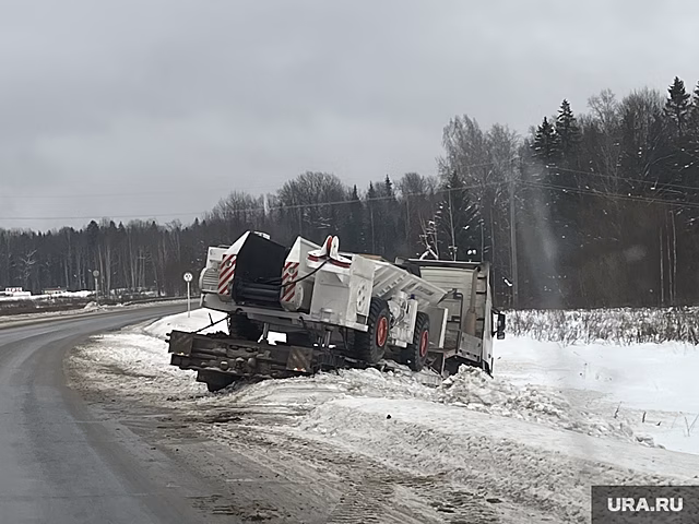 В Казани водитель грузовика выехал на встречную полосу движения: пострадали двое