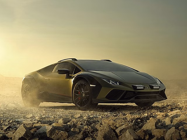 В Таиланде презентовали суперкар Lamborghini Huracan Sterrato с внедорожными характеристиками
