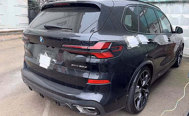 Таможенники вычислили незаконно ввезенный BMW X5 в автосалоне Краснодара