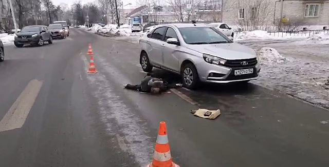 В Кирове водитель иномарки насмерть сбил пешехода и скрылся с места ДТП
