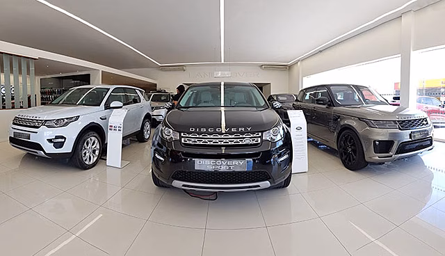 Автосалон из Екатеринбурга весь день держал покупателя и продал ему проблемное авто