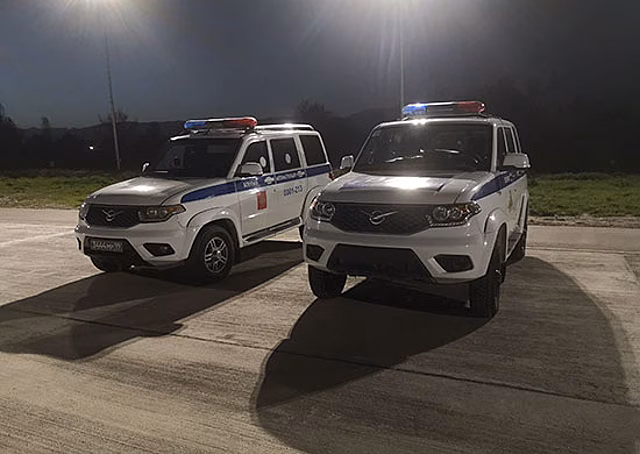 Российские сотрудники ВАИ в Таджикистане получили автомобиль повышенной проходимости «Патриот»