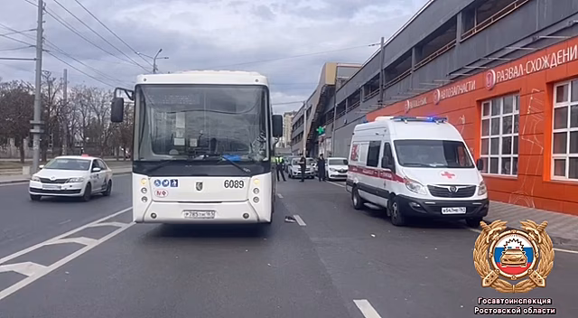 Мужчина, скончавшийся после наезда автобуса в Ростове, переходил проезжую часть в зоне видимости пешеходного перехода
