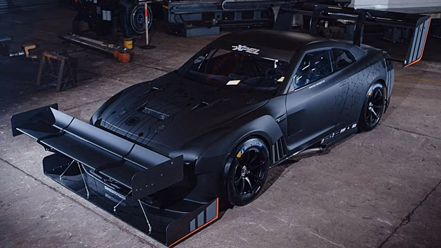 Nissan GT-R превратили в летучий бульдозер