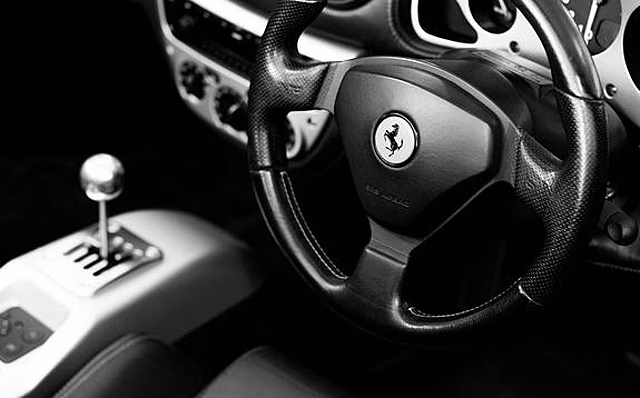 Продажи новых автомобилей Ferrari в России выросли в январе-сентябре на 8% - до 26 машин