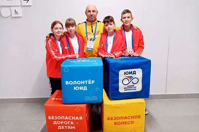 Команда юных инспекторов движения из Сосновского округа — в десятке лучших в стране