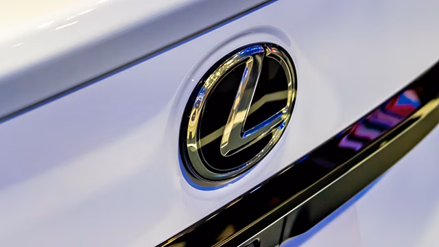 Lexus берет на вооружение стратегию Tesla