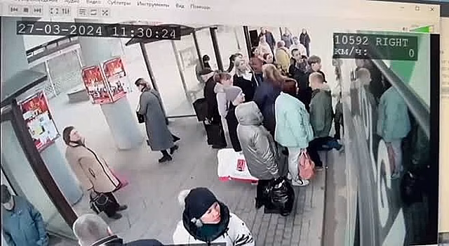 Появилось видео разрушения остановки в момент ДТП с автобусами в Курске