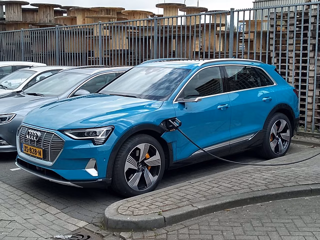 В отличии от России, в Германии поддерживают современный автопром