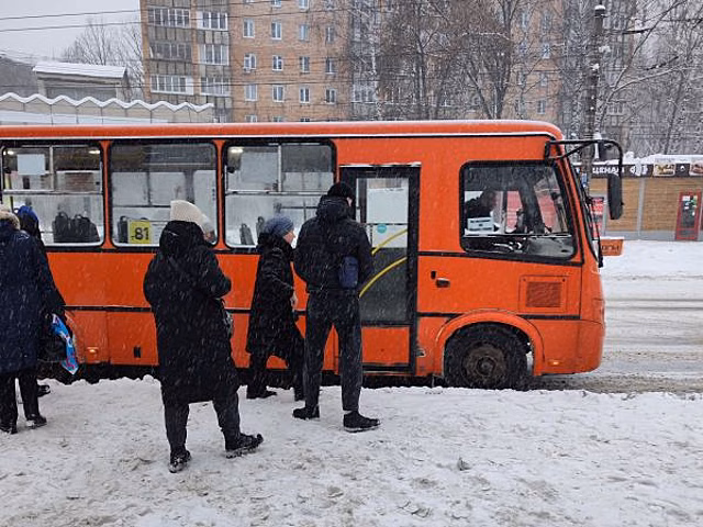 В четырех тюменских городах временно подешевеет проезд в автобусах