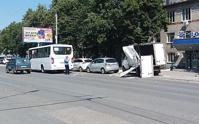 В Рязани произошла массовая авария с автобусом и грузовиком