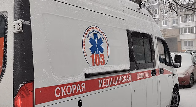 Сбитой у подъезда в Новосибирске пенсионерке требуется переливание крови