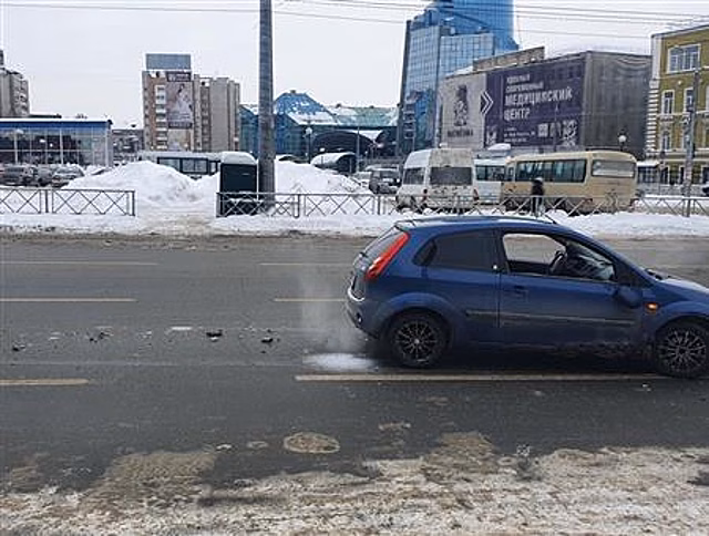 В Самаре пенсионерка не пожелала дойти до "зебры" и попала под машину