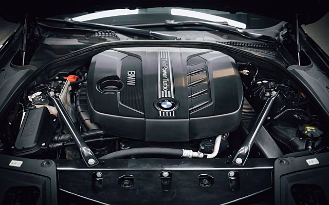 В компании BMW признали, что от ДВС не получится отказаться никогда