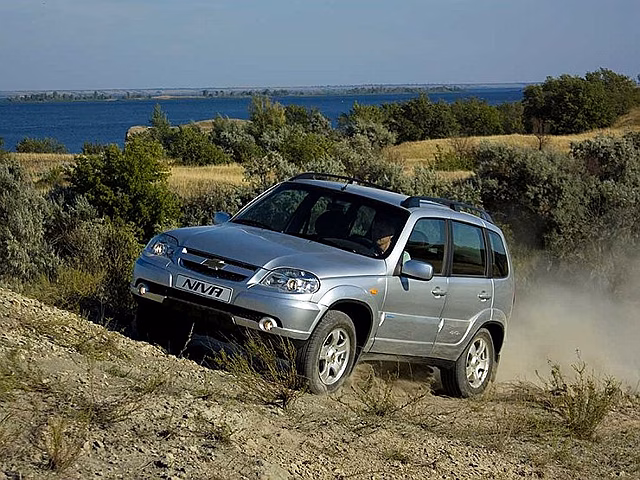 Chevrolet Niva стала безопаснее и дороже Renault Duster