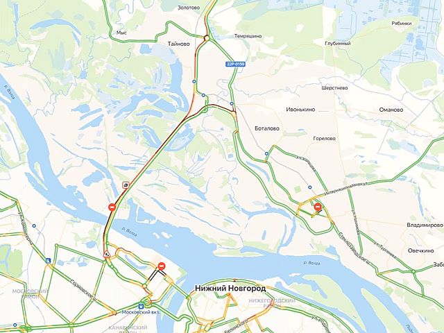 Многокилометровая пробка образовалась у Борского моста