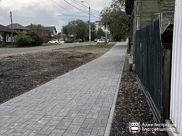 В Благовещенске обновляют тротуары и выбирают новые участки для ремонта