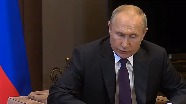 Путин отметил необходимость восстановить товарооборот с Беларусью