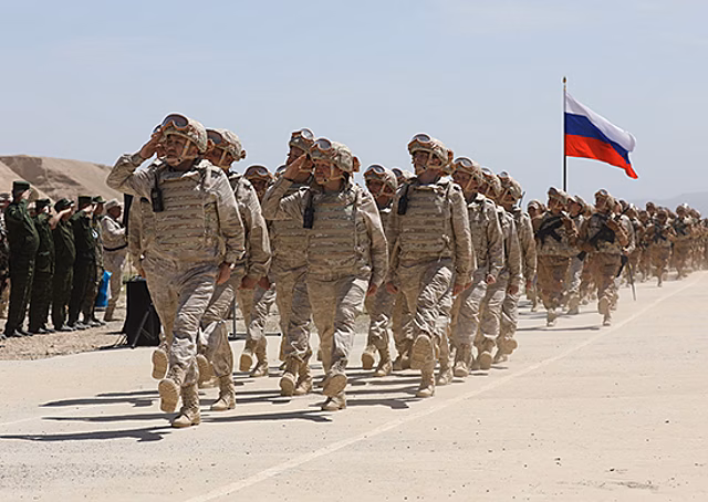 Военнослужащие РФ и Таджикистана нашли новые формы применения войск для разгрома бандформирований в ходе учения